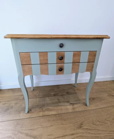 meuble chevet avec coffre bois et bandes vertes