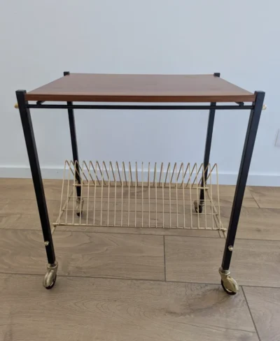 Meuble platine vintage avec rayonnage pour disques vinyles en métal et formica.