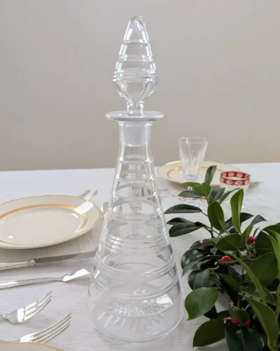 carafe en verre ciselé Tudor