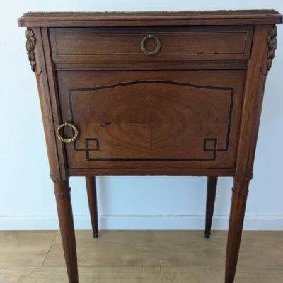 meuble de chevet style Louis XVI marqueterie et marbre rose