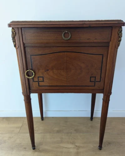 meuble de chevet style Louis XVI marqueterie et marbre rose