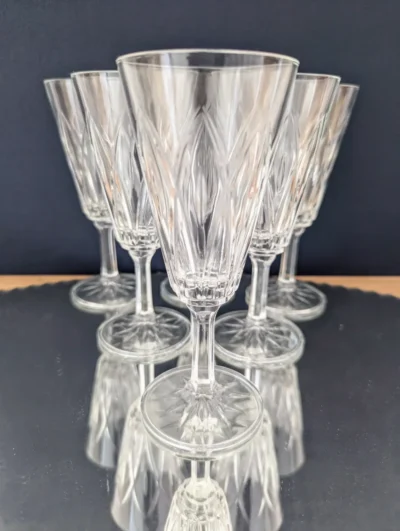 Lot de 6 verres à vin en cristal de Reims ciselé avec pied en étoile