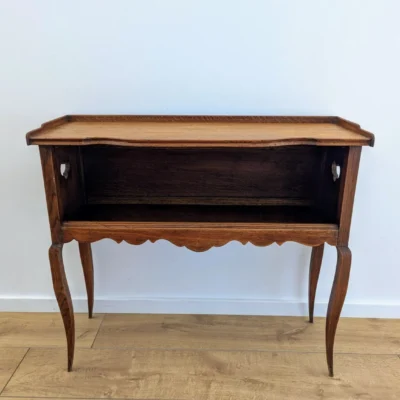 meuble d'appoint vintage style Louis XVI