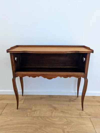 meuble d'appoint vintage style Louis XVI