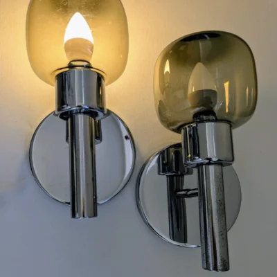 paire d'appliques vintage en chrome et verre fumé