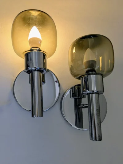 paire d'appliques vintage en chrome et verre fumé