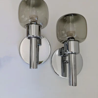 paire d'appliques vintage en chrome et verre fumé