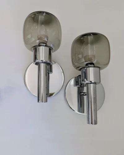 paire d'appliques vintage en chrome et verre fumé