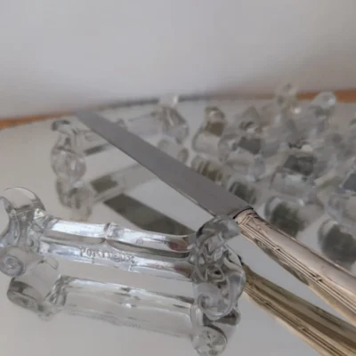 portes couteaux en verres moulés ancien Portieux