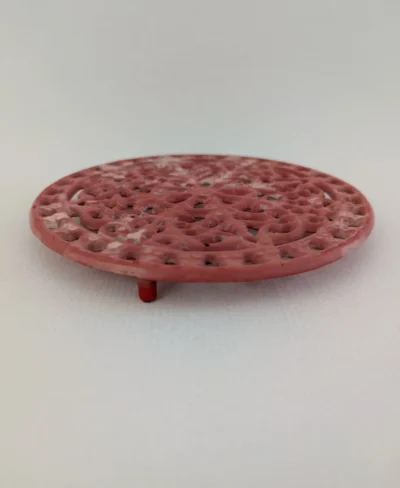 Dessous de plat fonte émaillé vintage rose