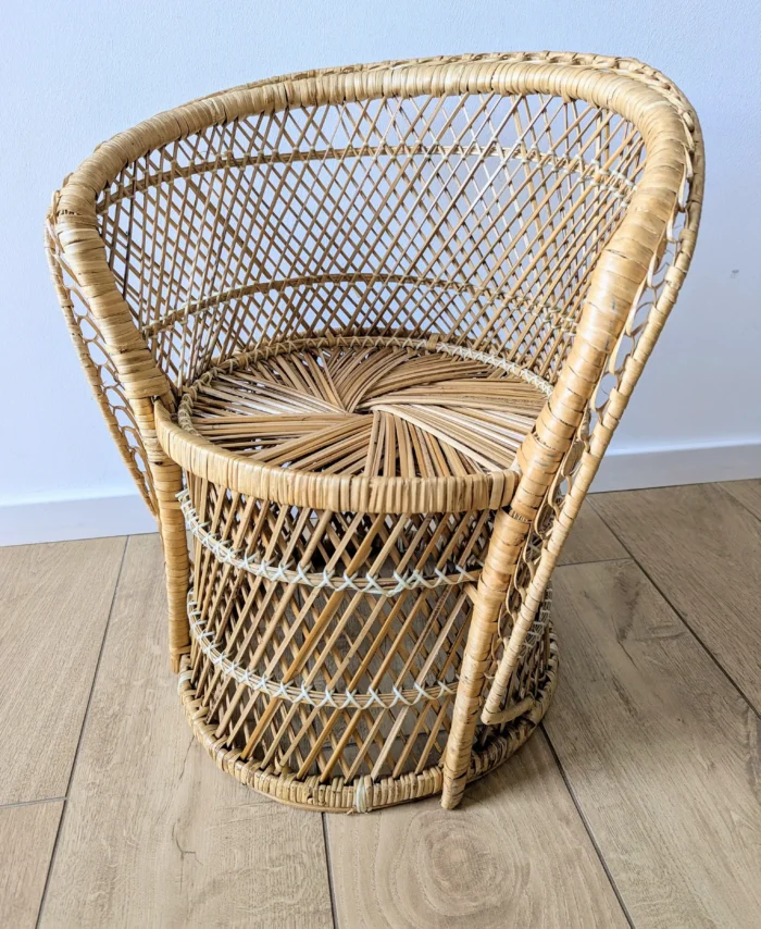 Fauteuil enfant vintage en osier tressé naturel
