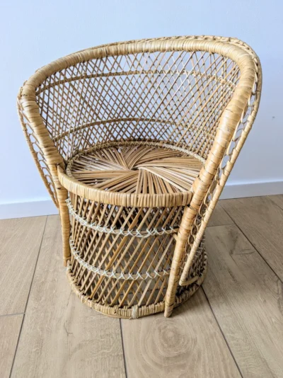 Fauteuil enfant vintage en osier tressé naturel
