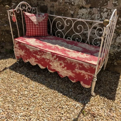 Lit banquette ancien fer forgé et matelas