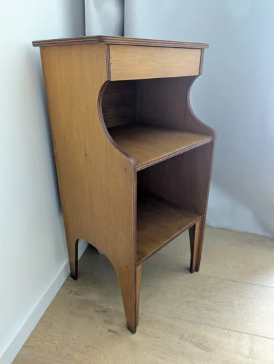 Petit meuble en bois vintage à tiroir