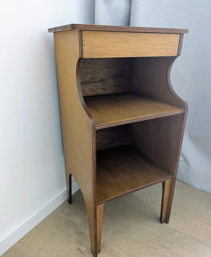 Petit meuble en bois vintage à tiroir