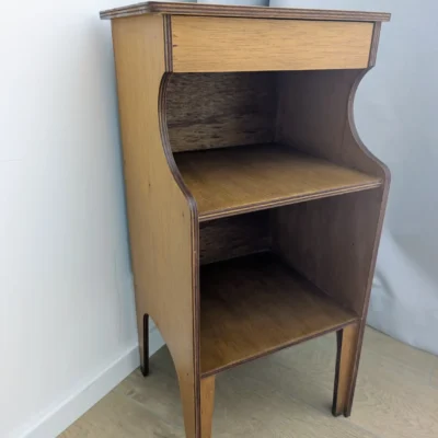 Petit meuble en bois vintage à tiroir