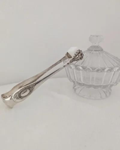 Pince à sucre vintage en métal argenté Cailar Bayard - Art de la table Villa Brieg