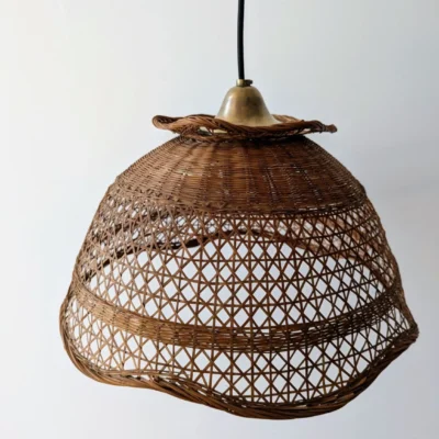 Suspension osier vintage ajourée restaurée