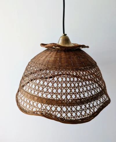 Suspension osier vintage ajourée restaurée