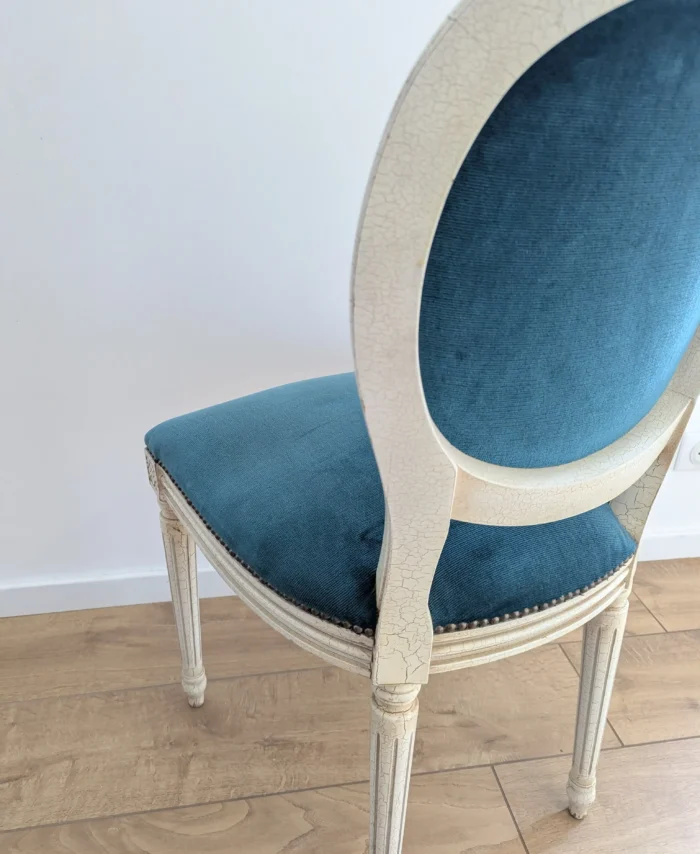 Chaise style louis xvi velours bleu