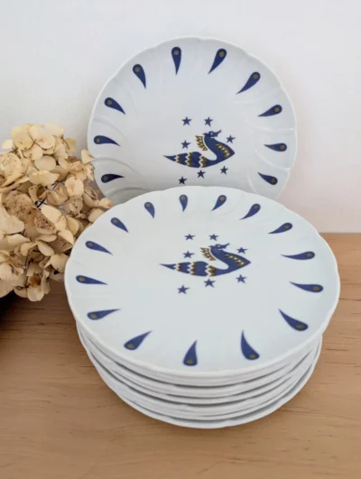Lot de 12 assiettes Air France en porcelaine de Limoges Bernardaud, décor constellations par Jean Picart Le Doux, années 50.