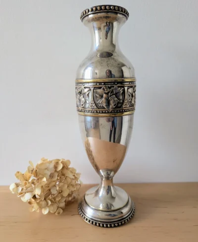 vase ancien métal argenté décor vigne