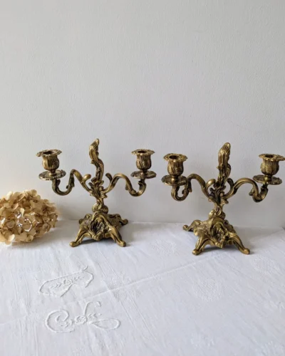 Paire de bougeoirs baroques vintage