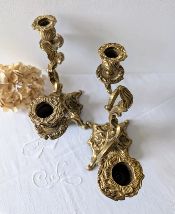 Détails Paire de bougeoirs baroques vintage