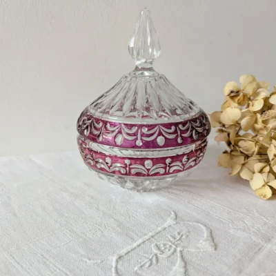 Bonbonnière en cristal taillé violet améthyste