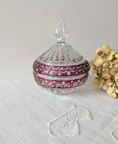 Bonbonnière en cristal taillé violet améthyste