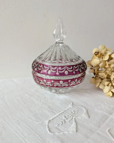 Bonbonnière en cristal taillé violet améthyste