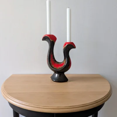 Bougeoir vintage rouge noir avec bougies