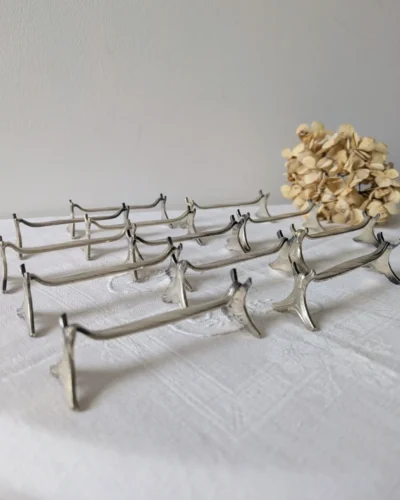 Porte-couteaux Christofle modèle Moderne – ligne épurée et décor torsadé