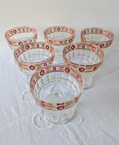 coupe en verre vintage rouge et doré