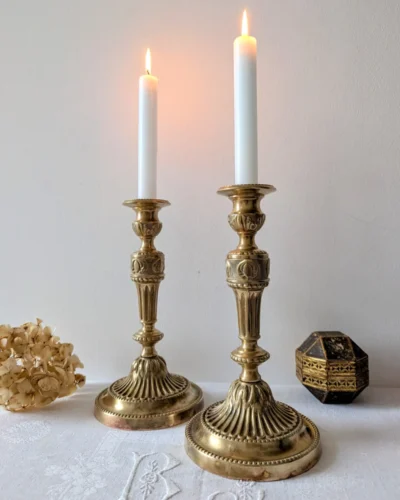 Paire de bougeoirs authentiques