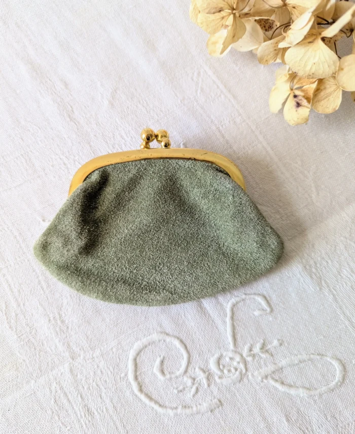 porte monnaie vintage cuir suédé vert sauge Villa Brieg