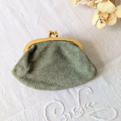 porte monnaie vintage cuir suédé vert sauge Villa Brieg