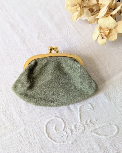 porte monnaie vintage cuir suédé vert sauge Villa Brieg
