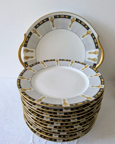 Service dessert Raynaud Limoges empilement assiettes + plat