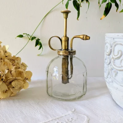 vaporisateur ancien en laiton doré et verre