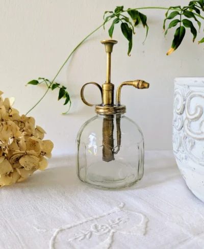vaporisateur ancien en laiton doré et verre