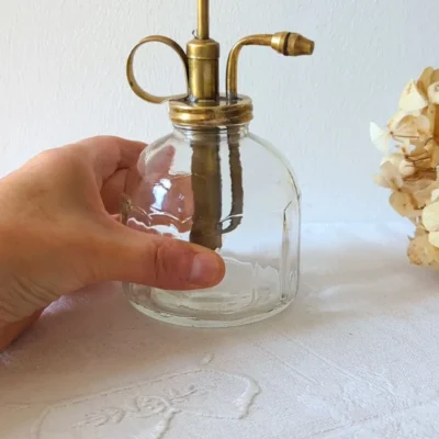 vaporisateur ancien en laiton doré et verre