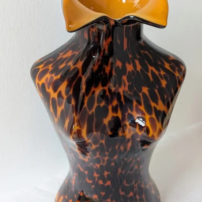 Vase style Murano léopard ambre vintage silhouette féminine décorative Villa Brieg