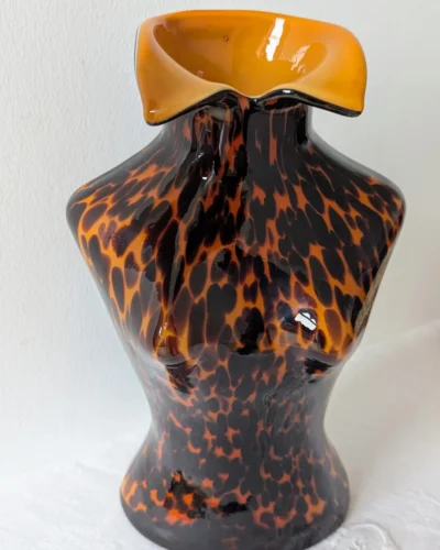 Vase style Murano léopard ambre vintage silhouette féminine décorative Villa Brieg