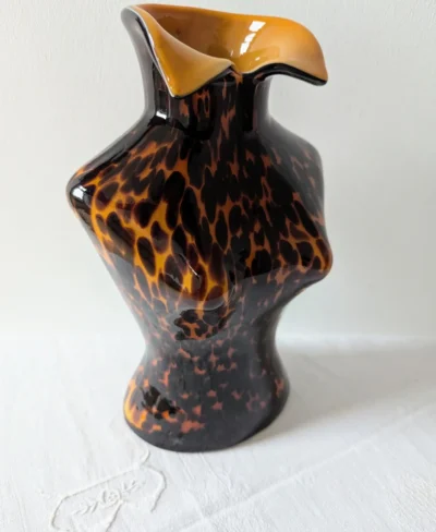 Vase style Murano léopard ambre vintage silhouette féminine décorative Villa Brieg