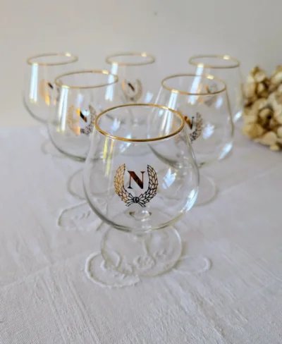 Lot six verres à cognac vintage décor N couronne dorée filet or bord