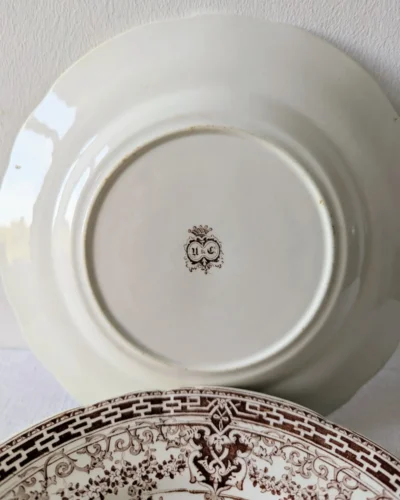 Marque U&K Sarreguemines au dos de l’assiette