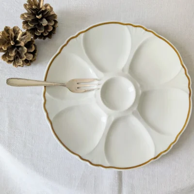 Assiette à huîtres Delvaux Limoges avec fourchette ancienne