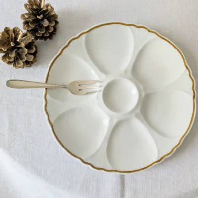 Assiette à huîtres Delvaux Limoges avec fourchette ancienne