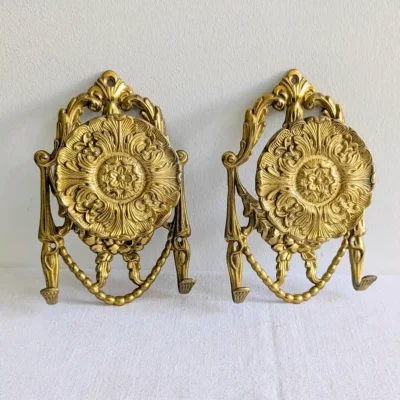 Patère ancienne laiton au décor rocaille d'origine